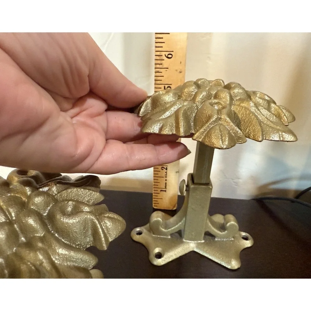 VTG Heavy Drapery Rod Two Renaissance Gold Petite Pois Medallion Floral Brackets